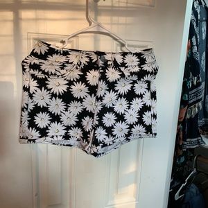 Daisy Print Shorts